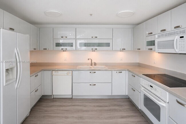 Foto del edificio - 6580 Indian Creek Dr