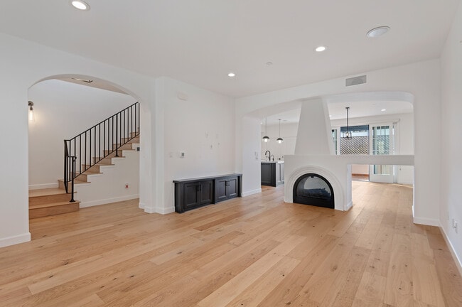 Living room - 105 W De la Guerra St