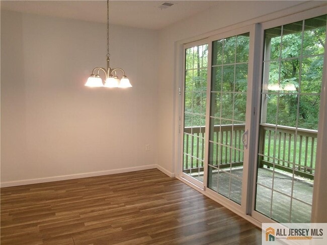 Building Photo - 4261 Bayberry Ct