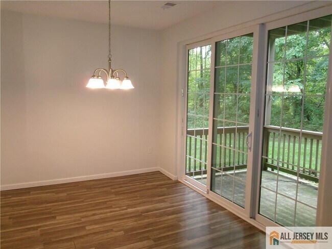 Foto del edificio - 4261 Bayberry Ct