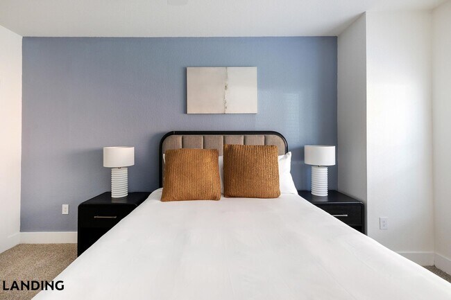 Foto del edificio - 20050 Oak Rd E