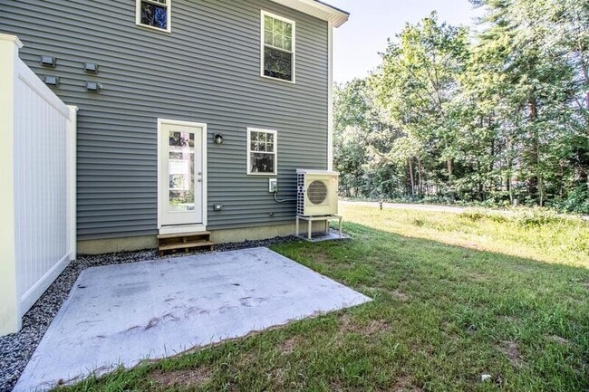 Building Photo - 3 Heritage Ln