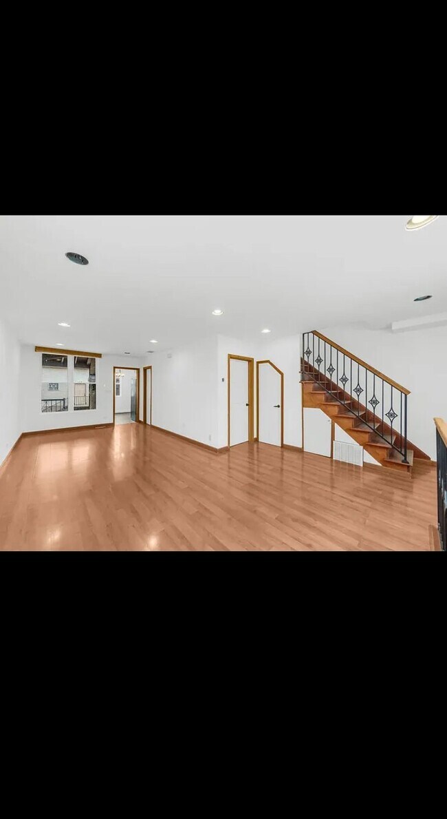 Foto del edificio - 3841 S Lowe Ave