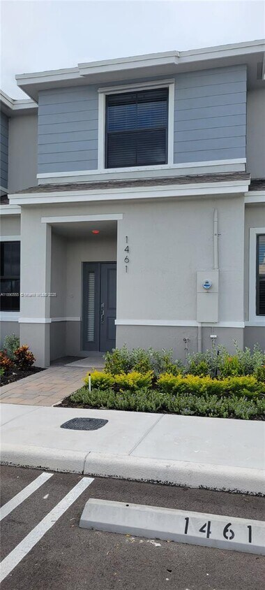 Foto principal - 1461 NE 5th Ave
