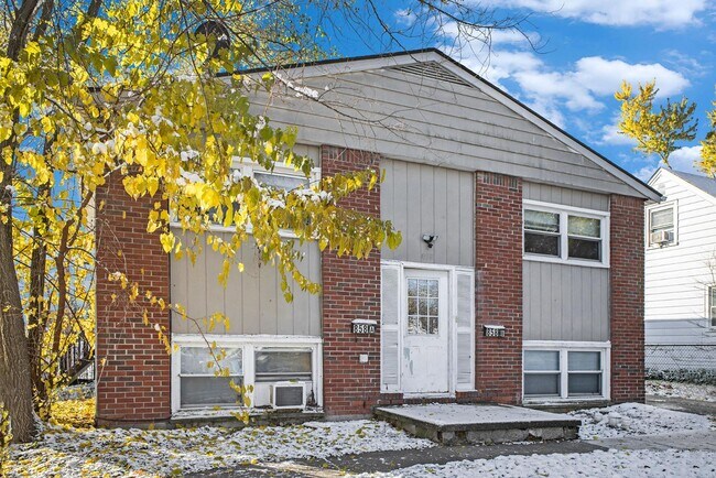 Foto del edificio - 858 E Greenlawn Ave
