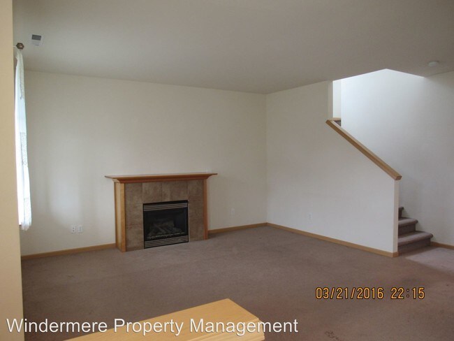 Building Photo - 3 br, 2.5 bath House - 440 Tremont Ave