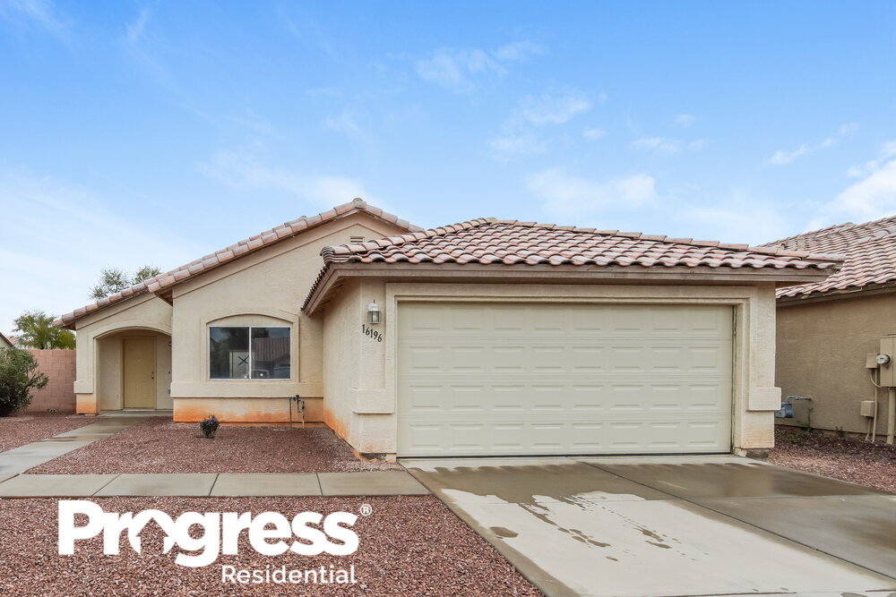 Foto principal - 16196 W Mesquite Dr