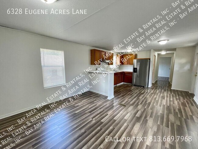 Foto del edificio - 6328 Eugene Acres Ln