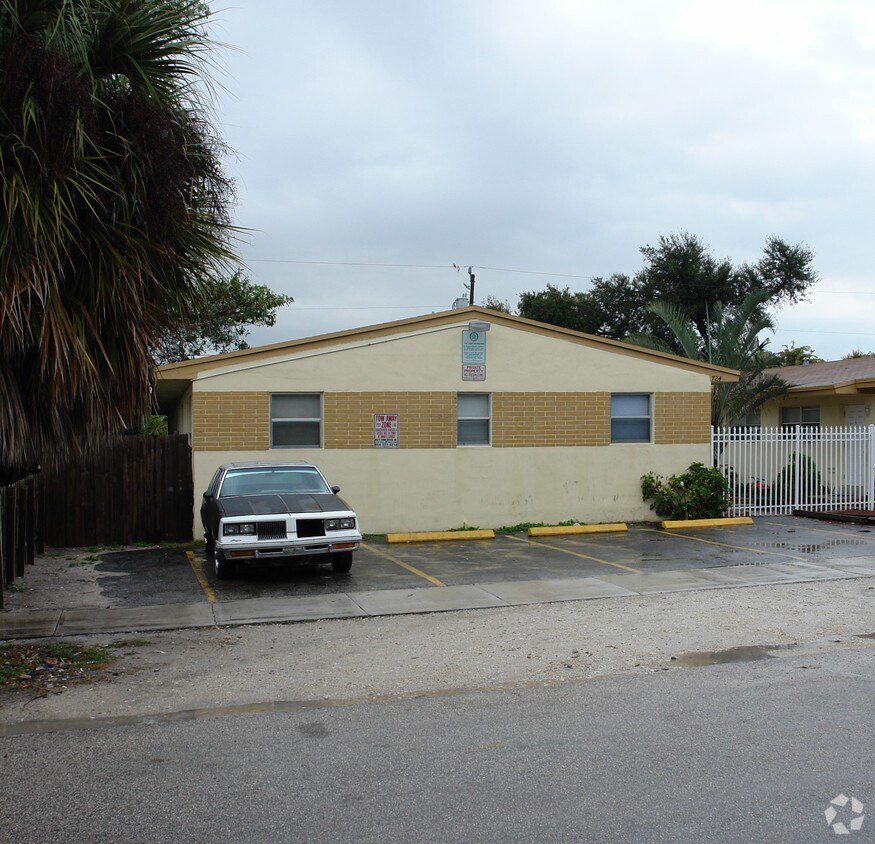 Foto del edificio - 720-724 SW 7th St