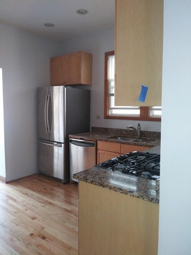 Foto del edificio - 3109 N Southport Ave