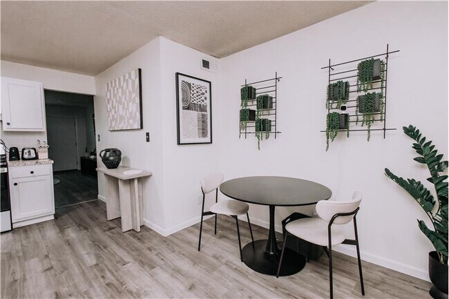 Foto del edificio - 1930 Independence Rd