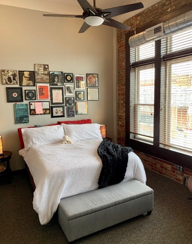 Foto del edificio - 128 S Santa Fe Ave