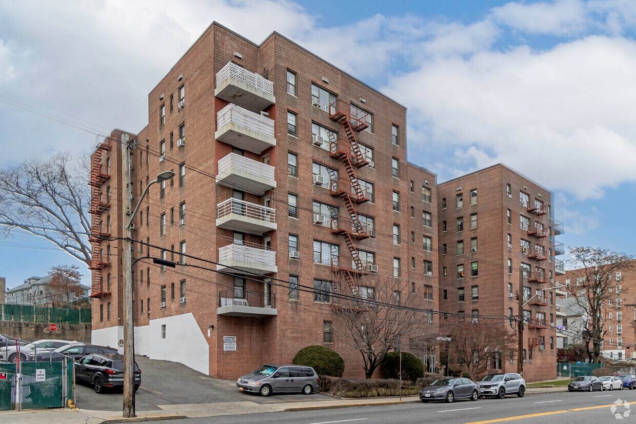 Primary Photo - The Westview