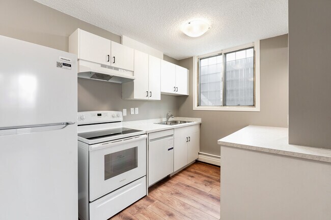 Photo du bâtiment - 1337-1313 13 Ave SW