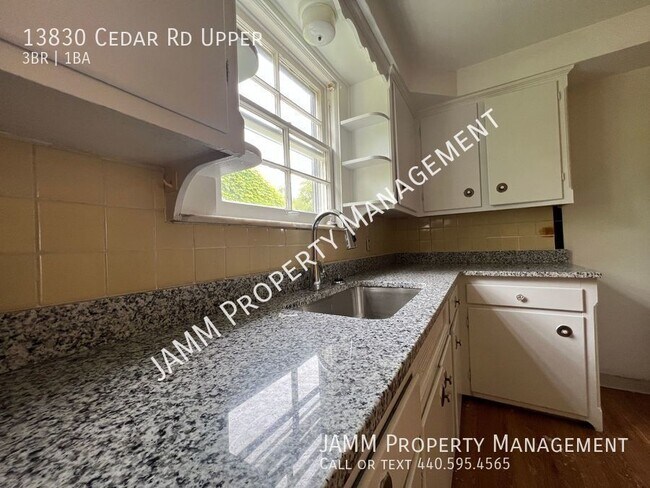 Foto del edificio - 3 Bedroom Duplex - Upper Unit