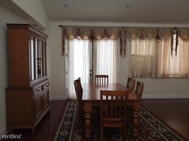 Building Photo - 5 br, 4 bath House - 4569 NILAND ST