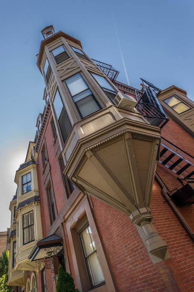 Building Photo - 304 E Berkeley St