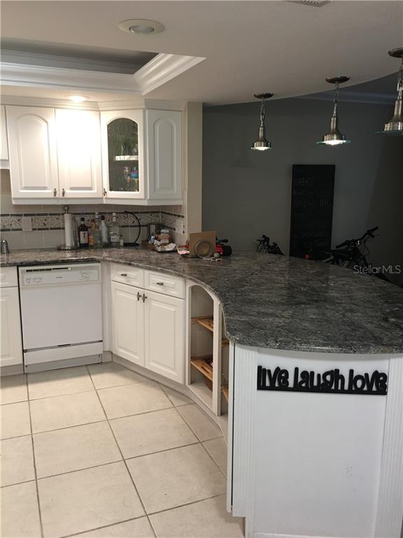 Building Photo - 895 S Gulfview Blvd
