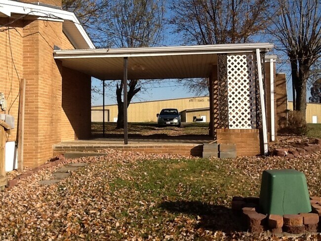 Foto del edificio - 670 Holly Springs Rd