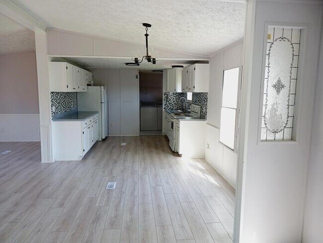 Foto del edificio - Updated Mobile Home