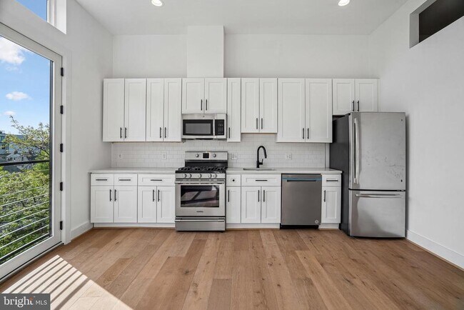 Foto del edificio - 4308 Georgia Ave NW