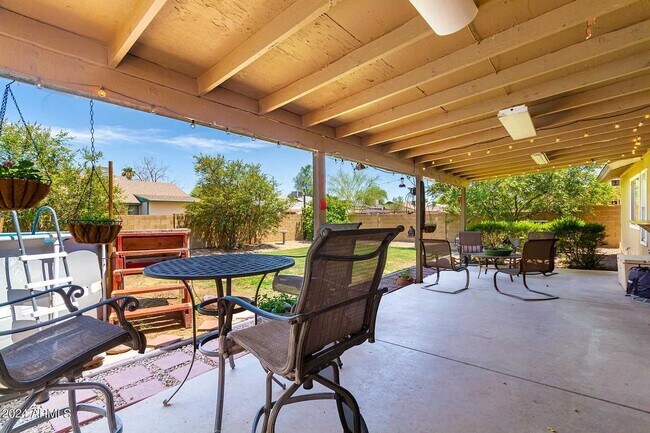 Foto del edificio - 716 E Hackamore St