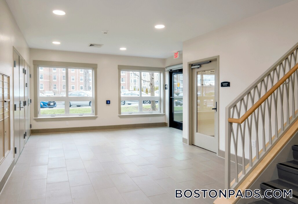 Foto del edificio - 35 Village Hill Rd
