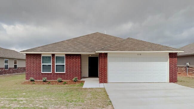 Building Photo - Very Nice and Spacious 3 Bedroom 2 Bath Home in Mustang Schools