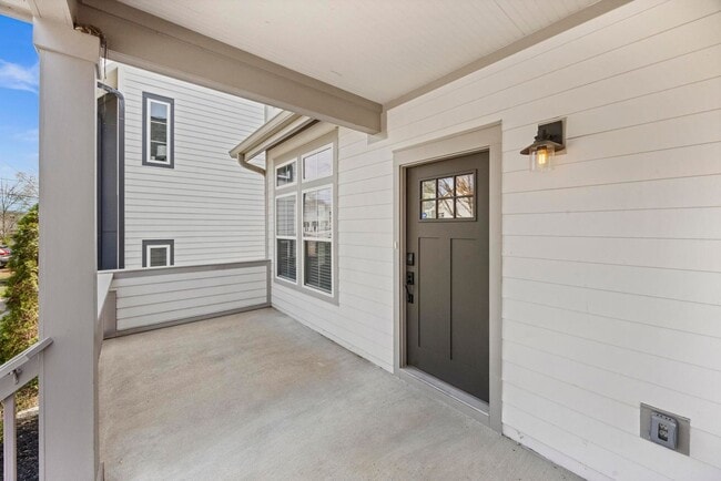 Building Photo - 505A Moore Ave