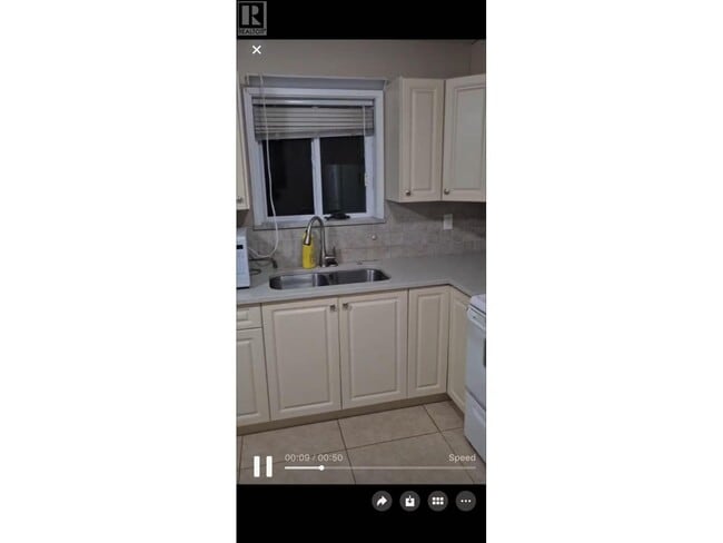 Building Photo - 6190 Clinton St