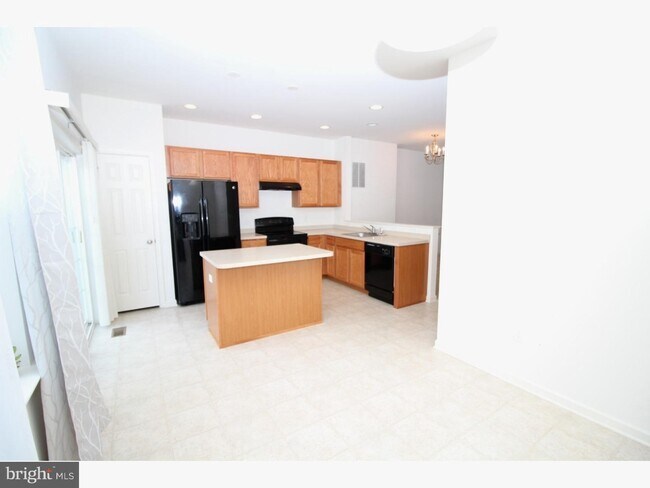 Foto del edificio - 50 Freeborn Ln