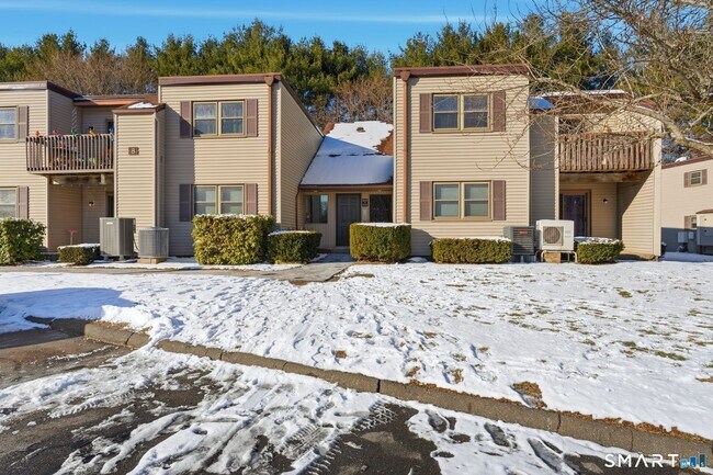 Foto del edificio - 808 Twin Circle Dr