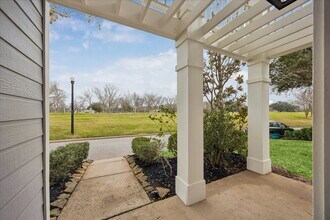 Building Photo - 10727 Cobblecreek Way