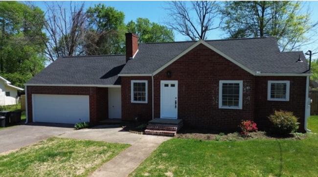 Building Photo - 2306 Parkway Dr