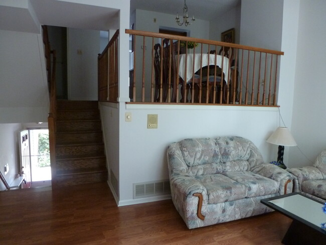 Building Photo - 65 E Shrewsbury Pl