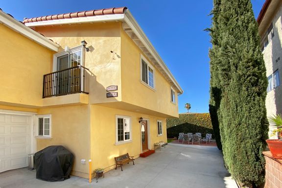 Foto del edificio - 632 W 11th St