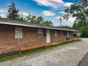 Building Photo - 2735 Pontiac St
