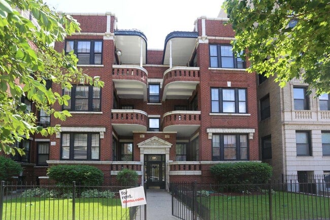 Building Photo - 441 W Melrose St