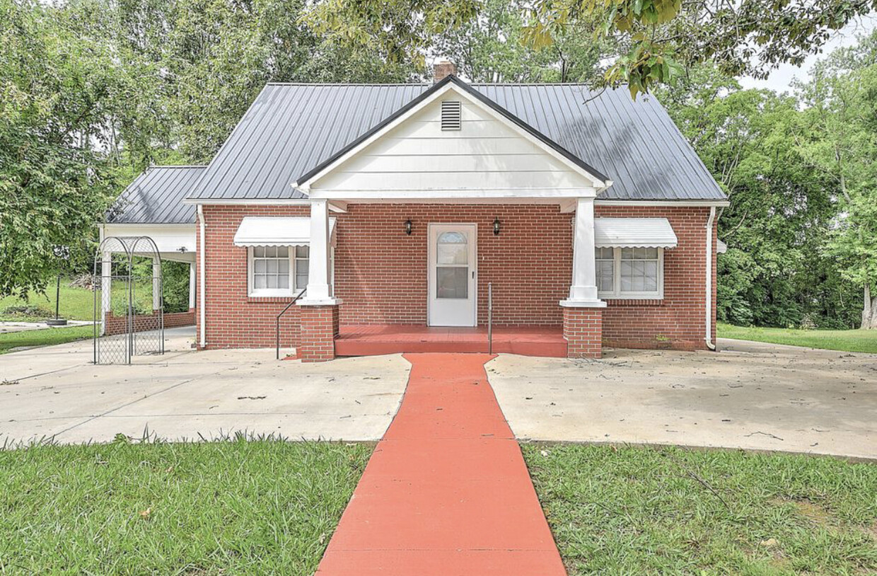 Foto principal - 401 Hillcrest Dr