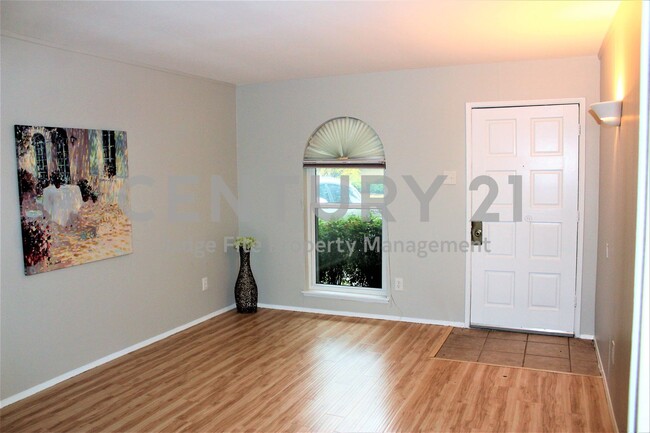 Building Photo - Super Cute 4/2/1 in East Plano For Rent!