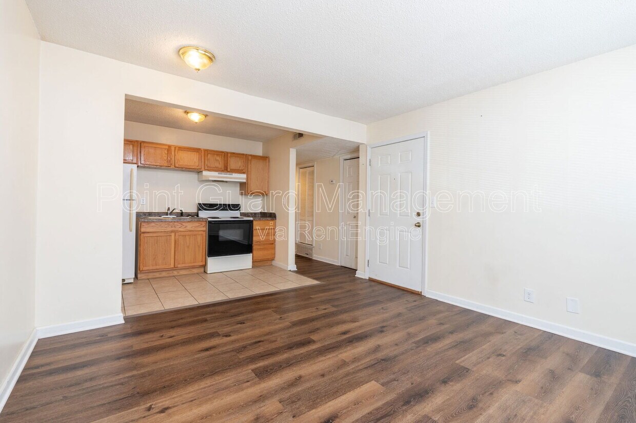 Foto principal - 2114 E 16th St N