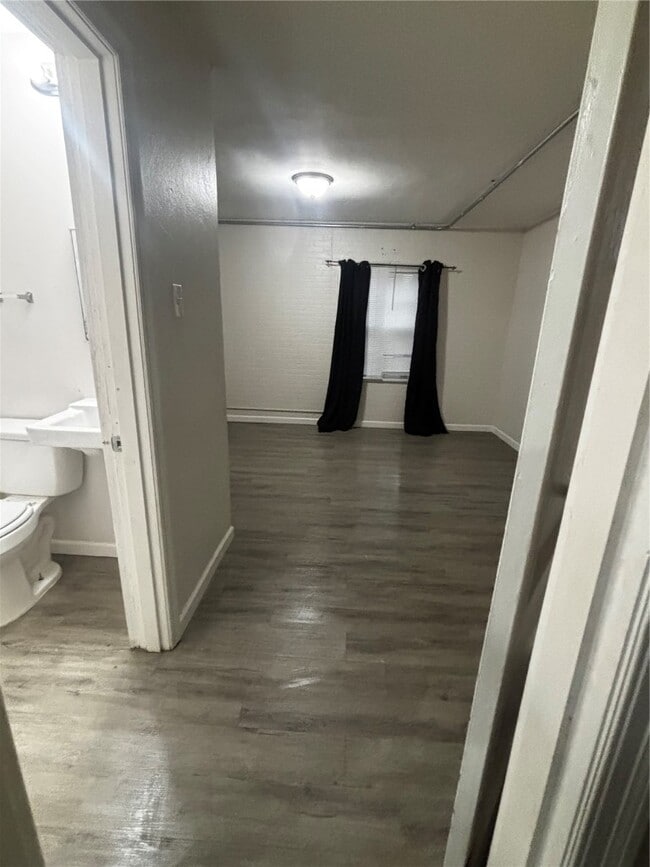 Building Photo - 4025 Hydraulic Ave