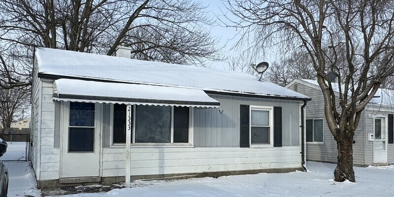 Primary Photo - 21333 La Salle Blvd