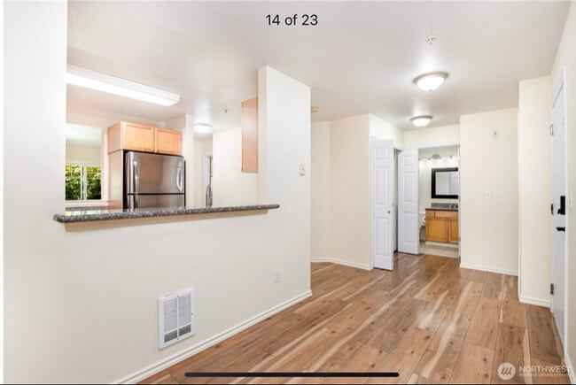 Building Photo - 18501 SE Newport Way