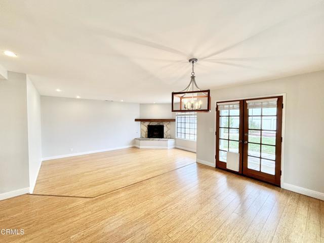 Building Photo - 864 Dunes St