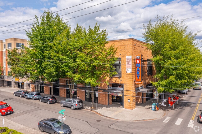 Foto del edificio - Belmont Dairy Apartments and Lofts