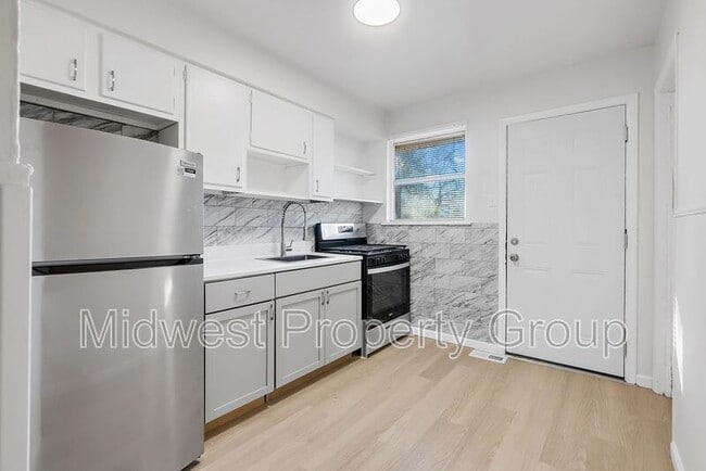 Foto del edificio - 3321 W Milton Ave