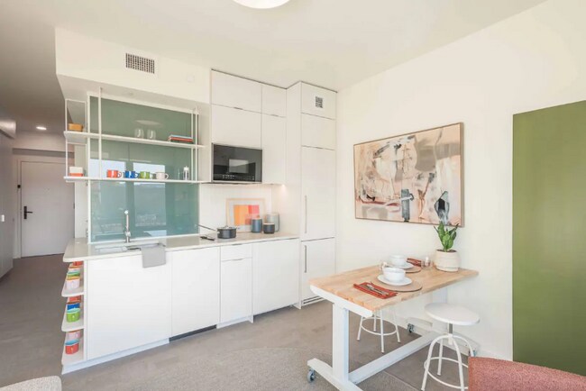 Foto del edificio - 100 Glen Iris Dr NE