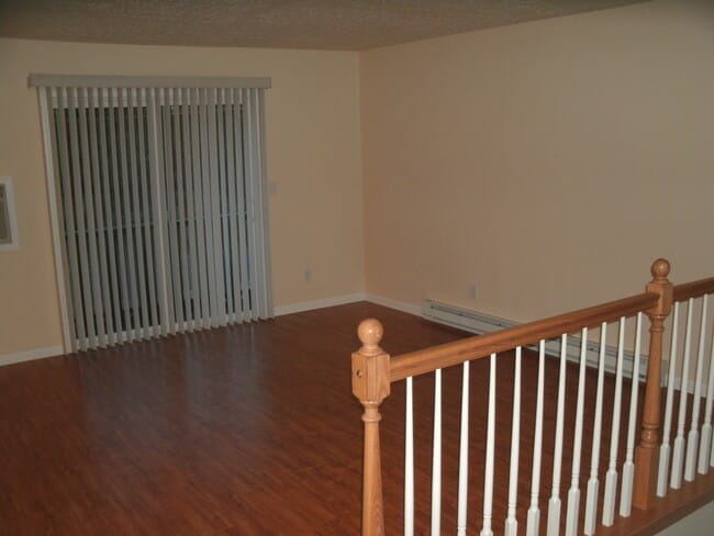 Building Photo - 3850 Sutherland Ave