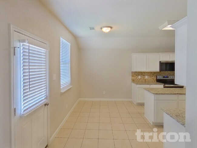 Foto del edificio - 825 Hawthorne Rd